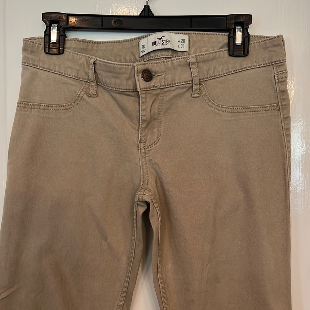 Hollister khaki skinny pants, Sz 7R, w28 L31